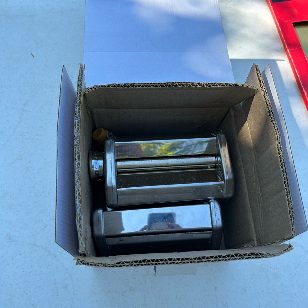 Pasta maker - Picture 2 of 3